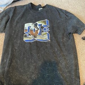 DC HERITAGE black acid wash t-shirt